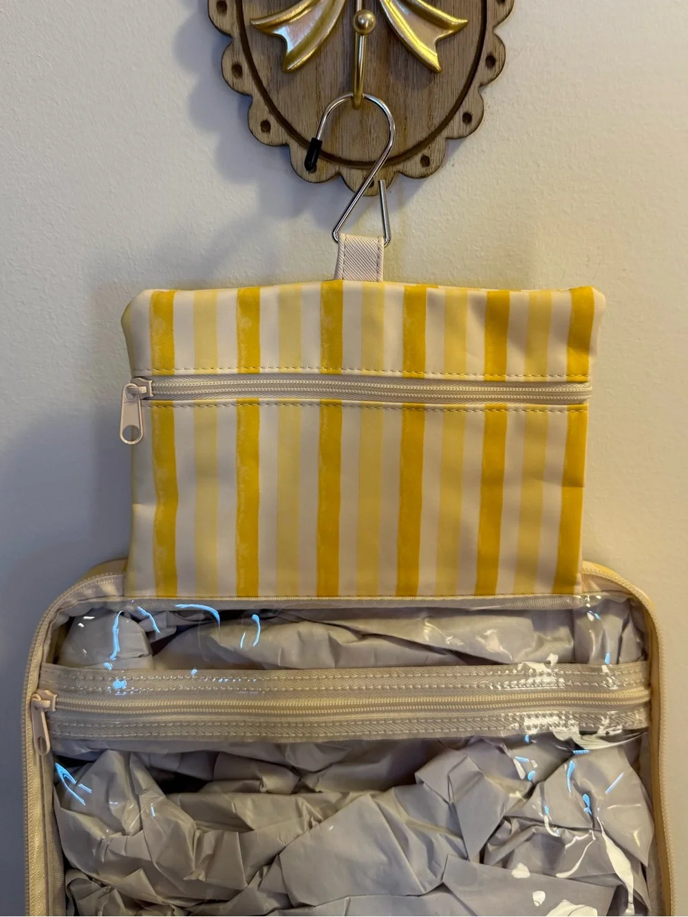 NWT Tender Love + Carry Toiletry Weekender Bag in Yellow/Beige Vertical Stripes